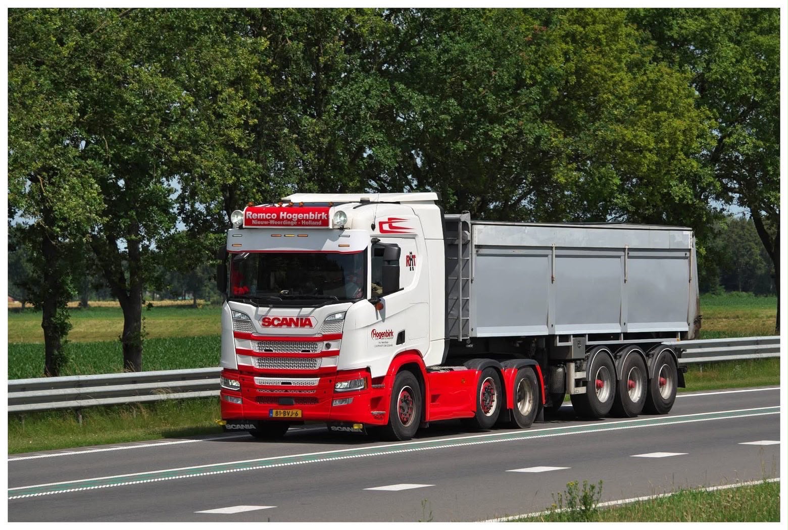 Hogenbirk vrachtwagen tijdens transport